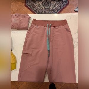 FIGS Zamora jogger bottom, mauve, medium